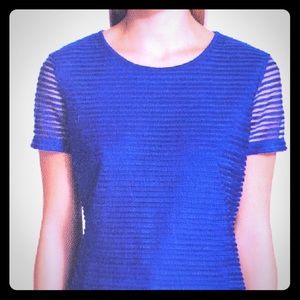 Soft, all cotton crew neck.